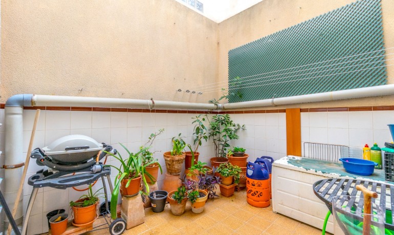 Herverkoop - Huis -
Rojales - Rojales - Village