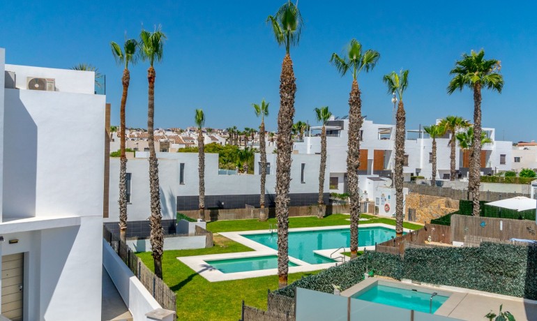 Herverkoop - Villa -
Orihuela Costa* - Villamartin