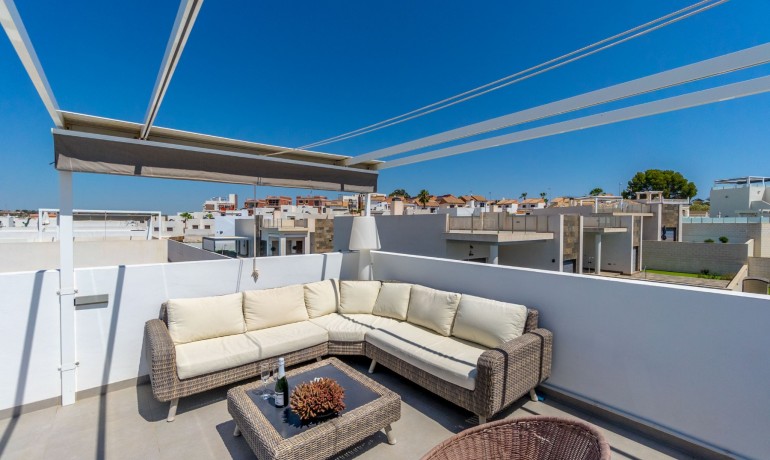 Herverkoop - Villa -
Orihuela Costa* - Villamartin