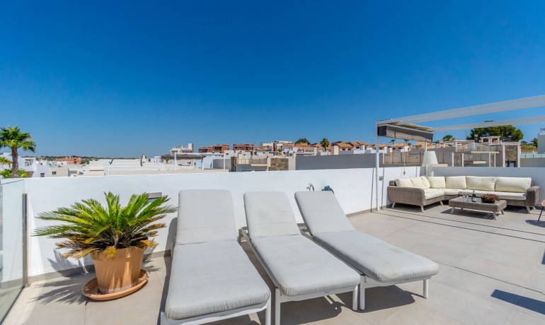 Herverkoop - Villa -
Orihuela Costa* - Villamartin