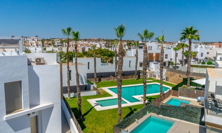 Herverkoop - Villa -
Orihuela Costa* - Villamartin