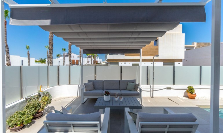 Herverkoop - Villa -
Orihuela Costa* - Villamartin