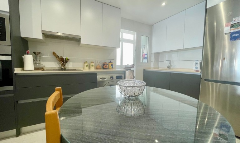 Herverkoop - Appartement / Flat -
Torrevieja* - Playa Del Cura