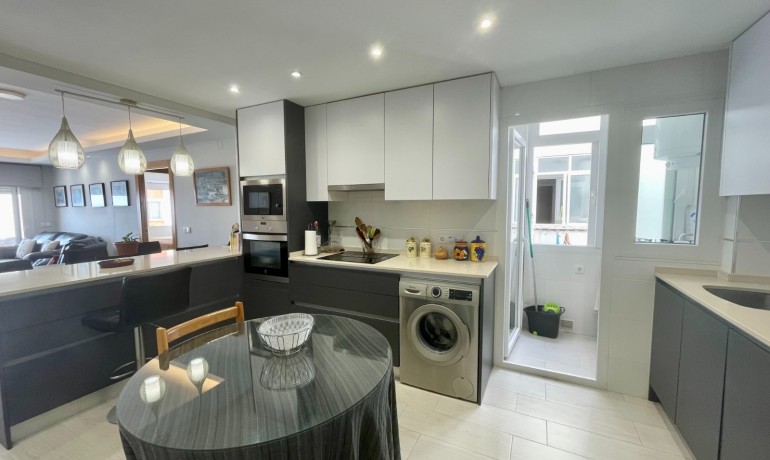 Herverkoop - Appartement / Flat -
Torrevieja* - Playa Del Cura