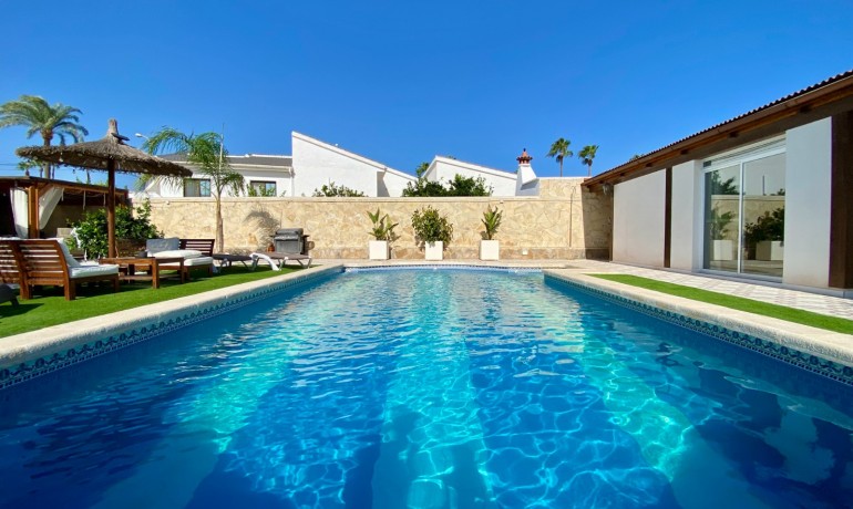 Venta - Villa -
Ciudad Quesada - Ciudad Quesada - Town