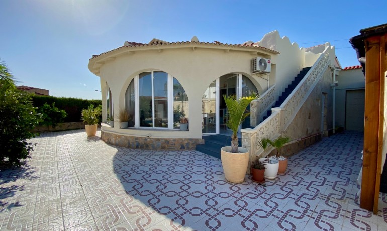 Venta - Villa -
Ciudad Quesada - Ciudad Quesada - Town