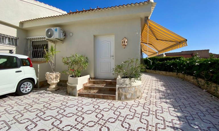 Venta - Villa -
Ciudad Quesada - Ciudad Quesada - Town