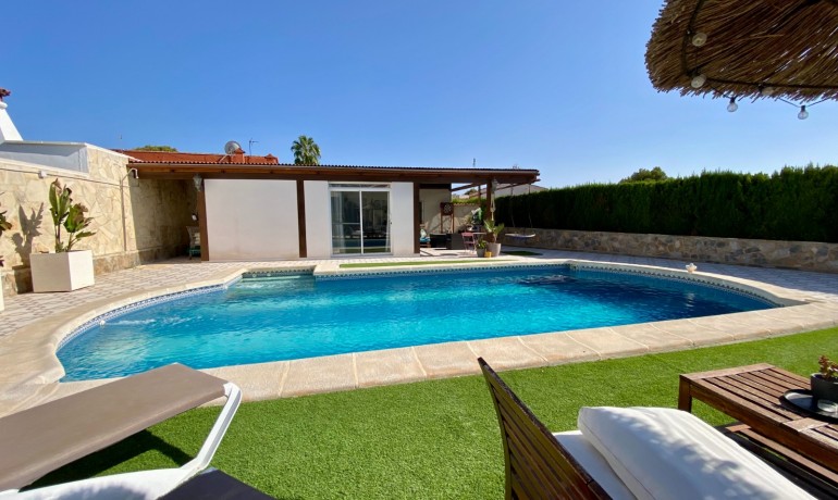 Venta - Villa -
Ciudad Quesada - Ciudad Quesada - Town