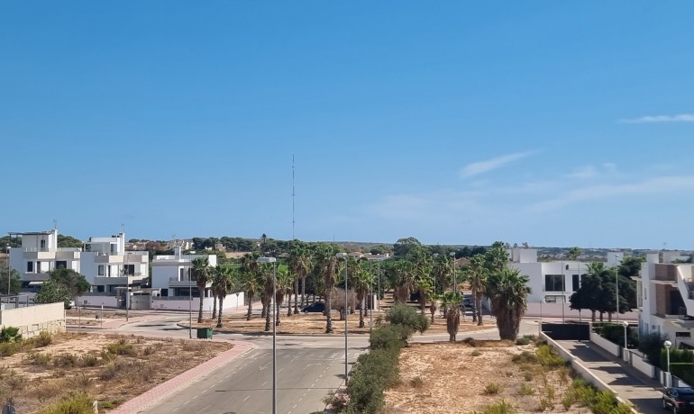 Venta - Casa -
Ciudad Quesada - Lo Marabu