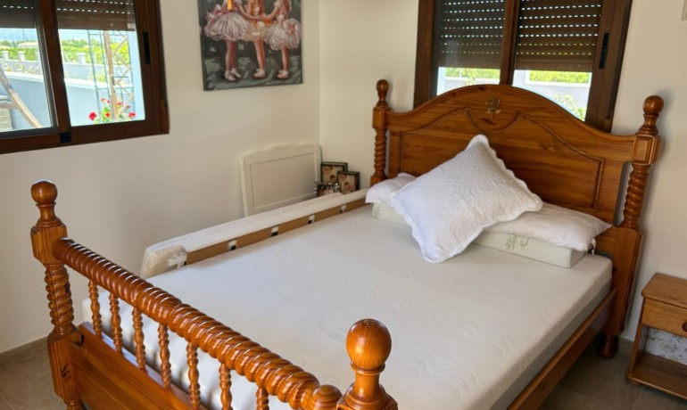 Herverkoop - Villa -
Jacarilla - Jacarilla - Country