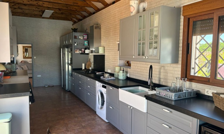 Herverkoop - Villa -
Jacarilla - Jacarilla - Country