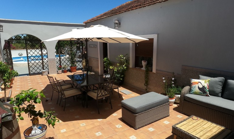 Herverkoop - Villa -
Jacarilla - Jacarilla - Country