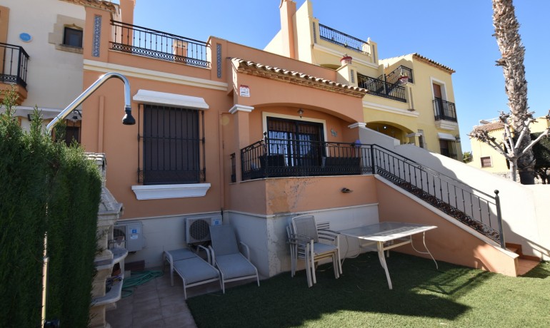 Herverkoop - Huis -
Algorfa* - Inland