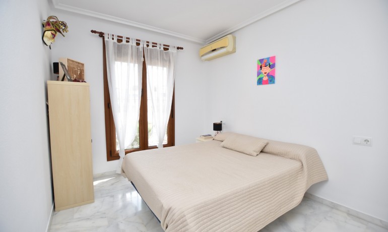 Herverkoop - Huis -
Algorfa* - Inland