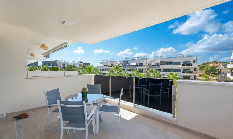 Sale - Apartment / Flat -
Villamartin