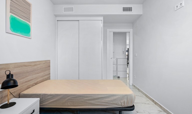 Sale - Apartment / Flat -
Villamartin