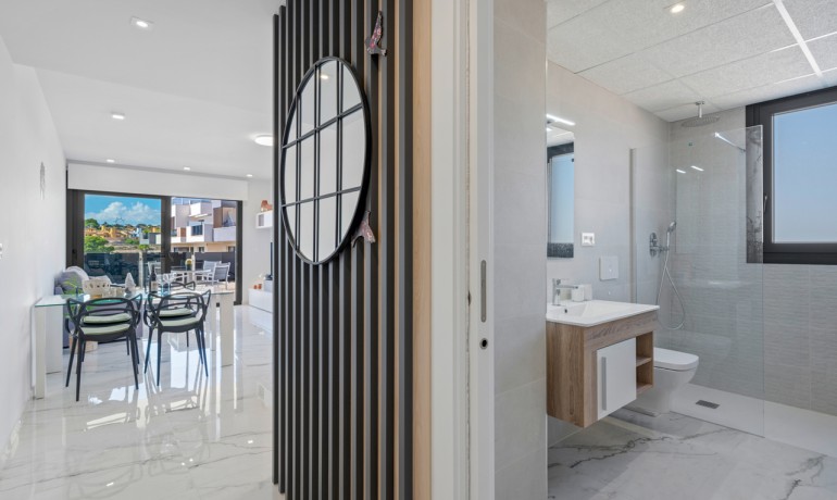 Sale - Apartment / Flat -
Villamartin