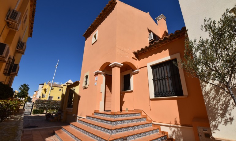 Herverkoop - Huis -
Algorfa* - La finca Golf