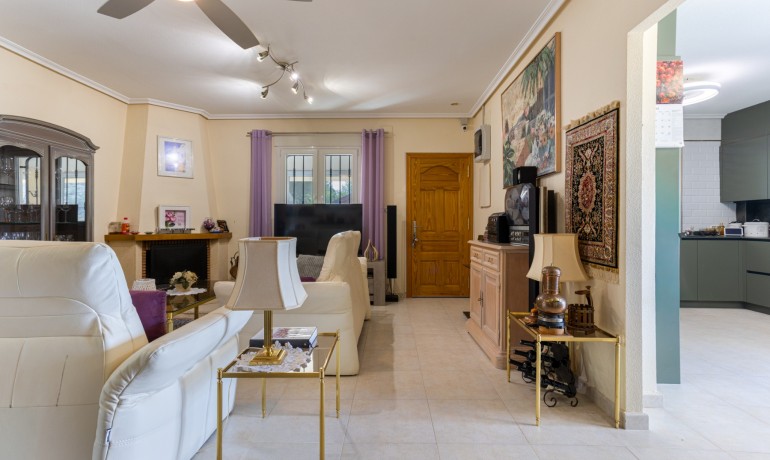 Venta - Villa -
La Zarza