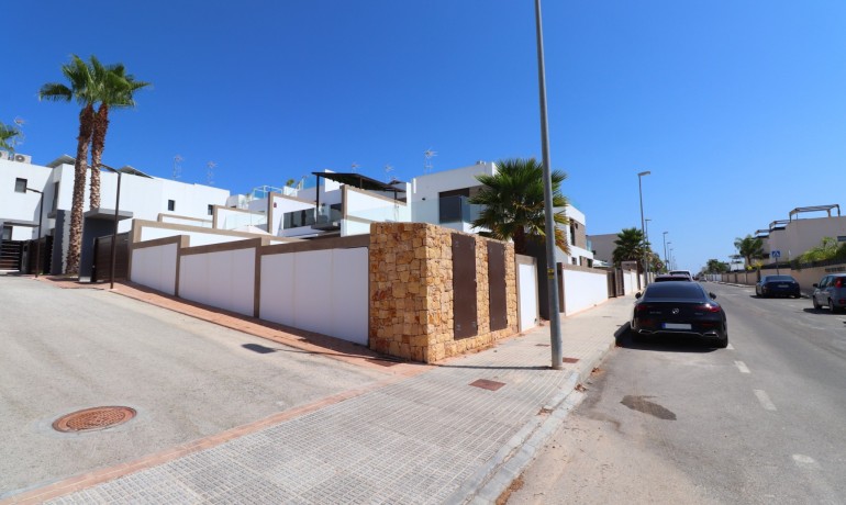 Herverkoop - Villa -
Benijofar* - Benijofar - Village