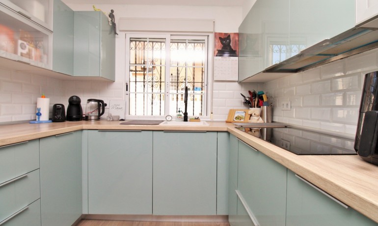 Sale - House -
Villamartin