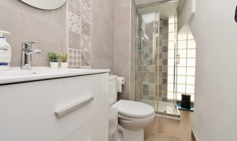 Sale - House -
Villamartin