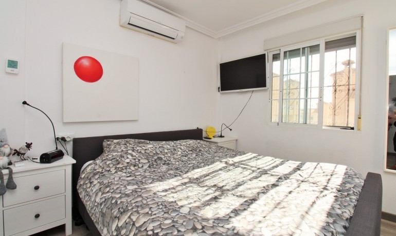 Sale - House -
Villamartin