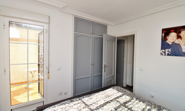 Sale - House -
Villamartin