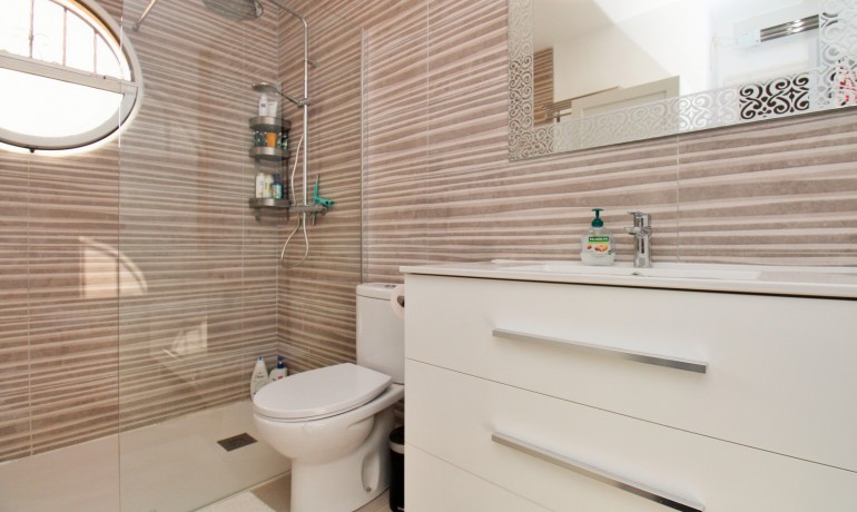 Sale - House -
Villamartin