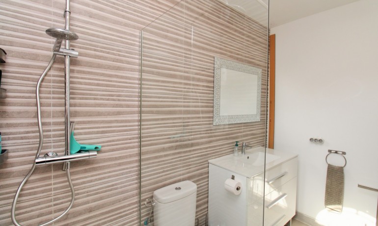 Sale - House -
Villamartin