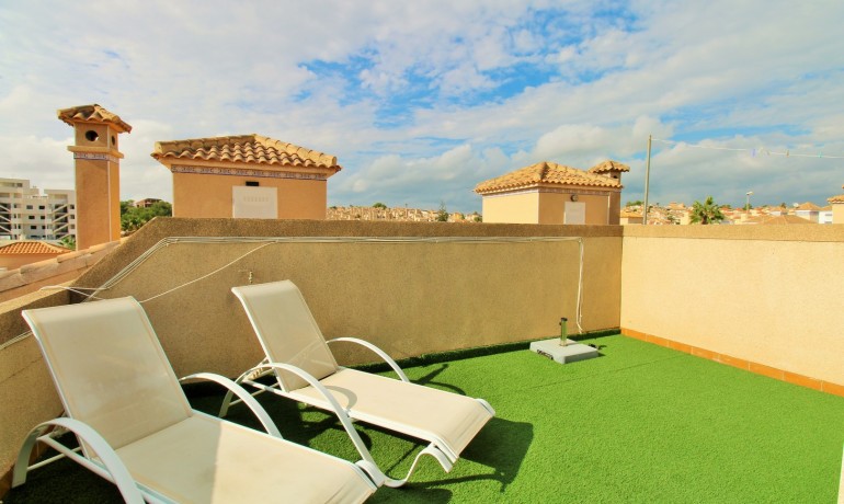 Sale - House -
Villamartin