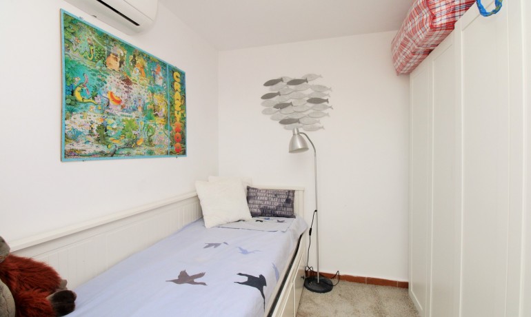 Sale - House -
Villamartin