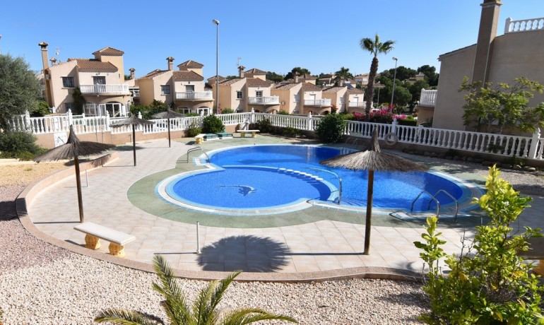 Sale - House -
Villamartin