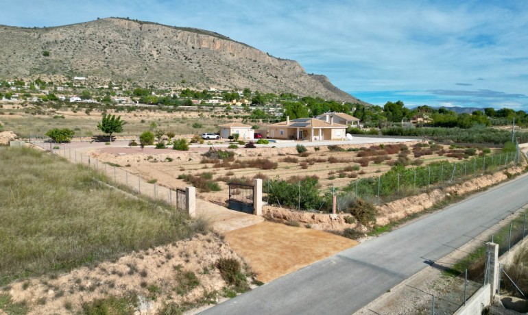 Herverkoop - Villa -
Hondón de las Nieves - Hondón de las Nieves*