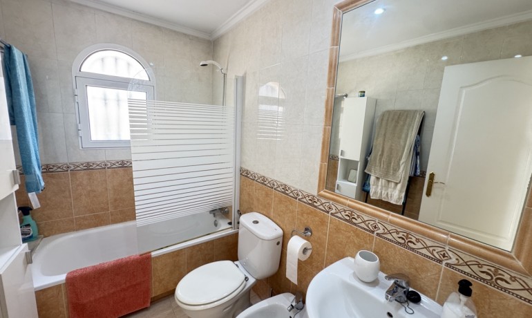 Herverkoop - Huis -
Villamartin