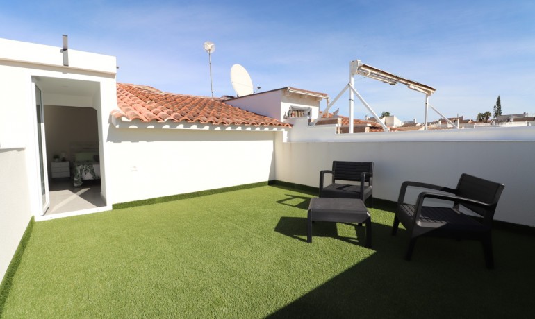 Herverkoop - Huis -
Torrevieja* - San Luis