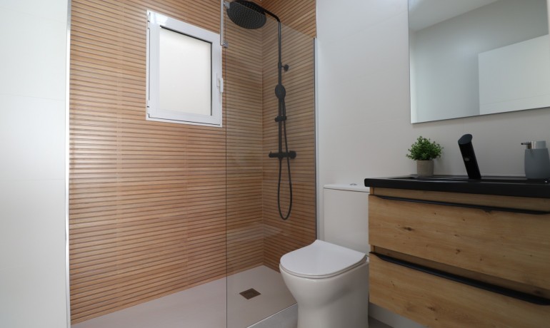 Herverkoop - Huis -
Torrevieja* - San Luis