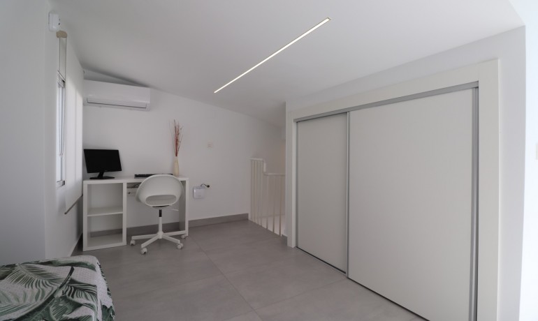 Herverkoop - Huis -
Torrevieja* - San Luis