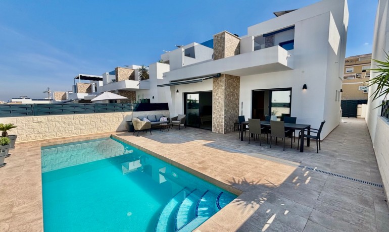 Herverkoop - Villa -
Benijofar* - Benijofar - Village