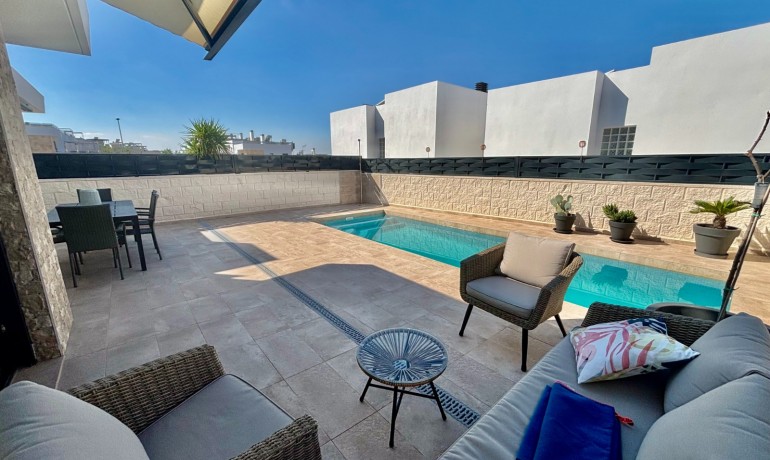 Herverkoop - Villa -
Benijofar* - Benijofar - Village