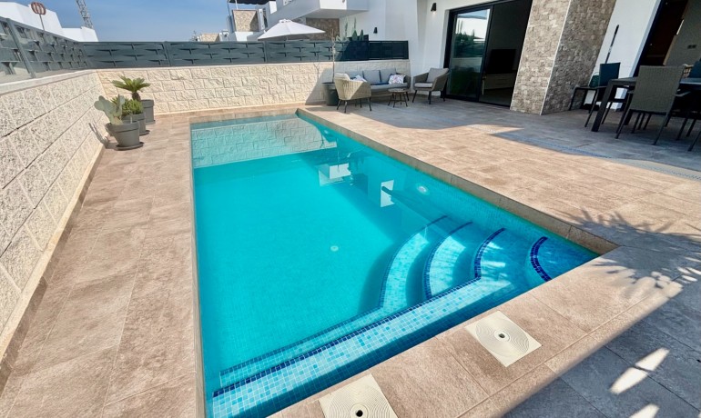 Herverkoop - Villa -
Benijofar* - Benijofar - Village