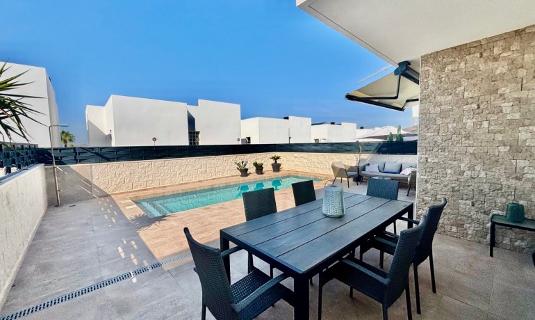 Herverkoop - Villa -
Benijofar* - Benijofar - Village