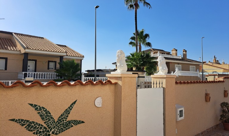 Herverkoop - Villa -
Benijofar* - Benijofar