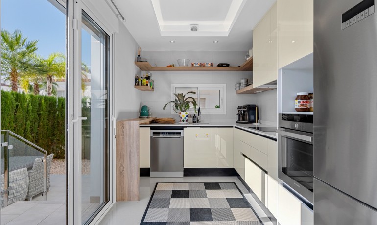 Herverkoop - Huis -
Cuidad Quesada* - Doña pepa