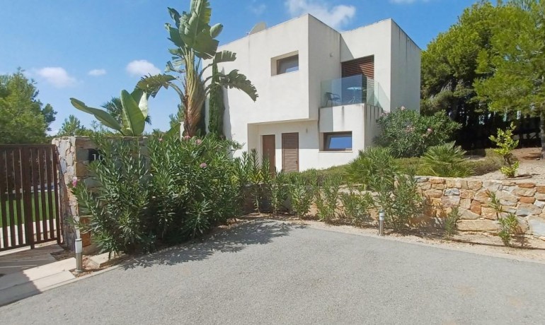 Herverkoop - Villa -
Orihuela* - Las Colinas Golf