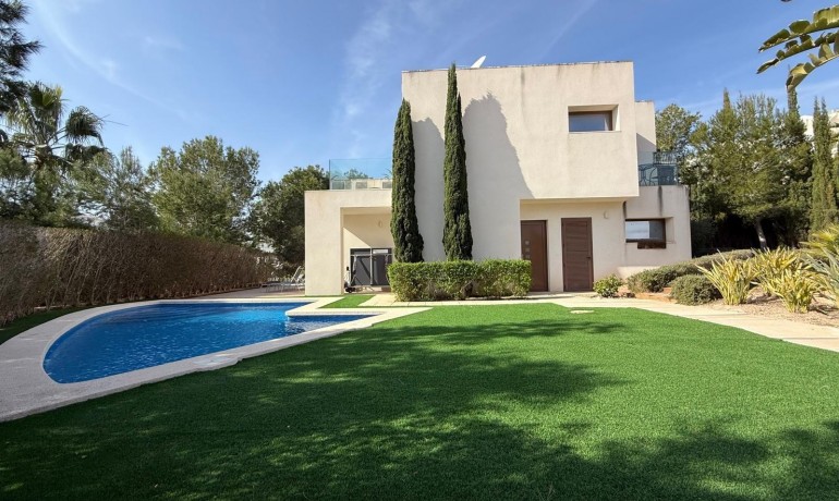 Herverkoop - Villa -
Orihuela* - Las Colinas Golf
