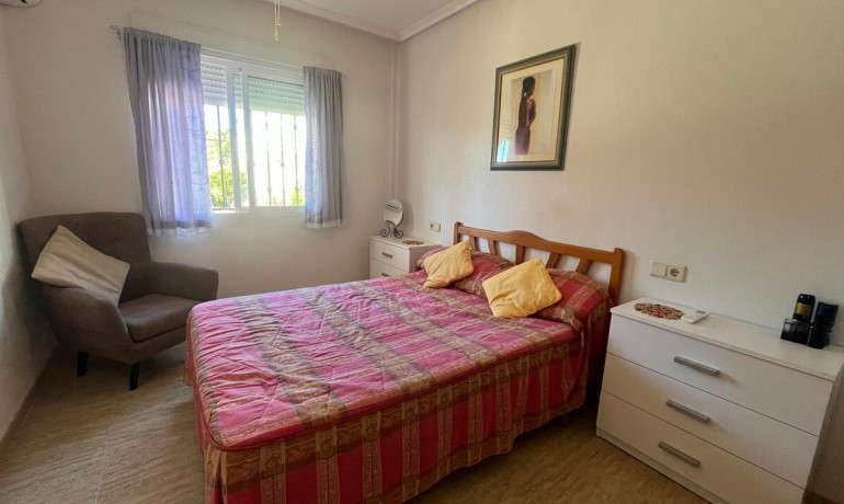 Herverkoop - Huis -
Algorfa* - Algorfa