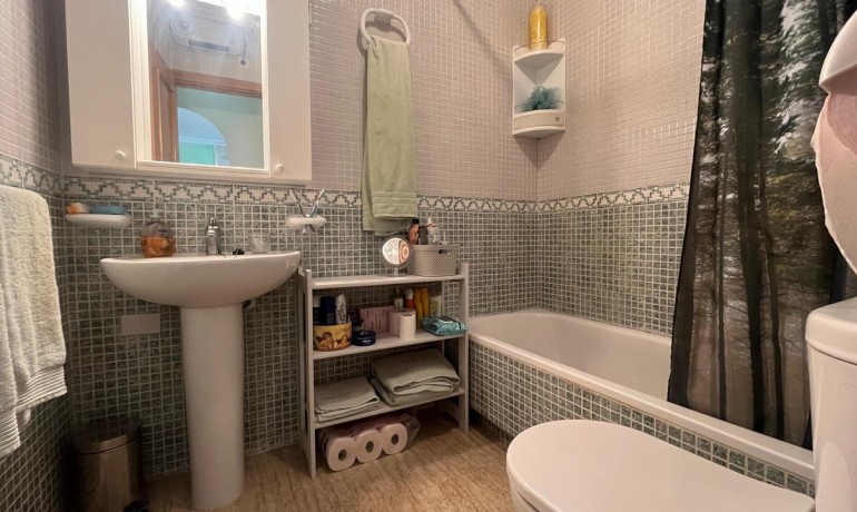 Herverkoop - Huis -
Algorfa* - Algorfa