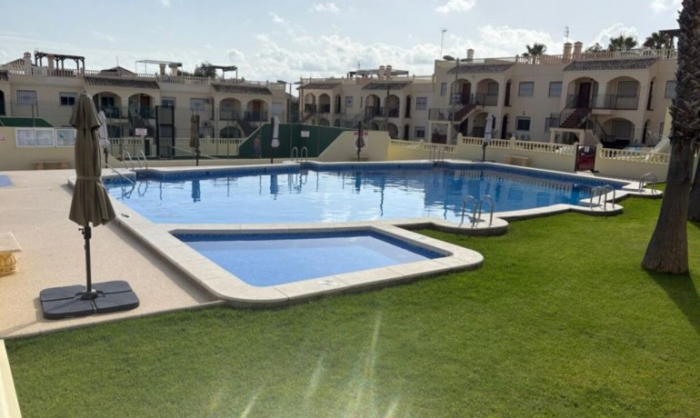 Herverkoop - Huis -
Algorfa* - Algorfa