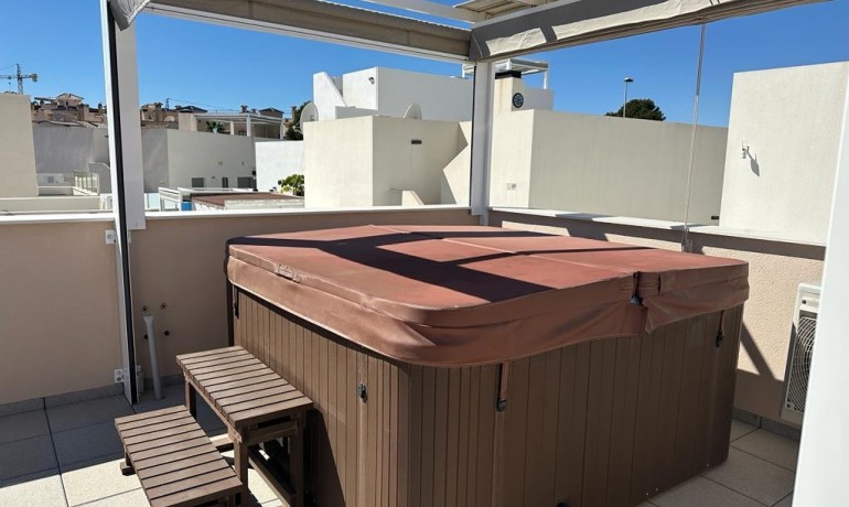 Revente - Villa -
Orihuela Costa* - Villamartin*